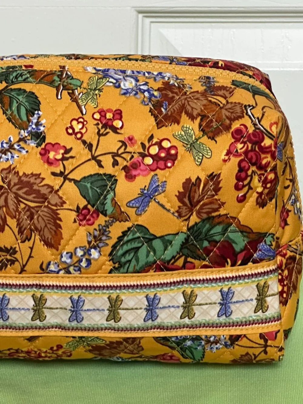 VERA BRADLEY GILMORE GIRLS COSMETIC BAG CASE:NWT GILMORE GIRLS AUTUMN